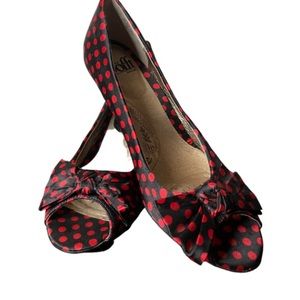 Sofft retro poka-dot bow heels